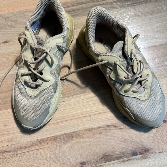 Adidas - Picture 2 of 4